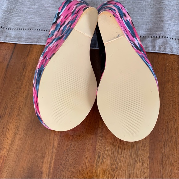 Don’t Let Go Platform Shoes - Picture 7 of 7